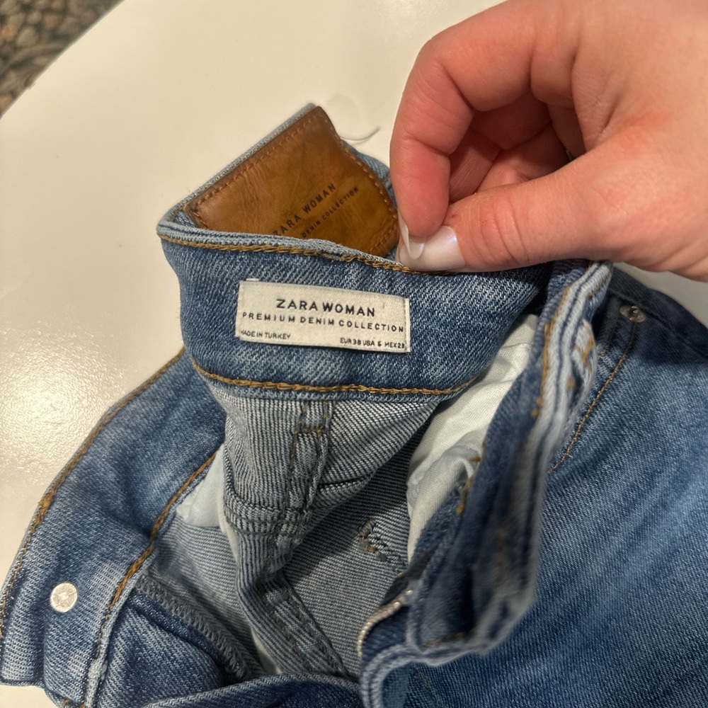 Zara Straight Leg Jeans in Light Blue Wash